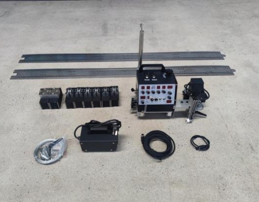 Straight-track welding carriage set with rigid rack track and accessories
